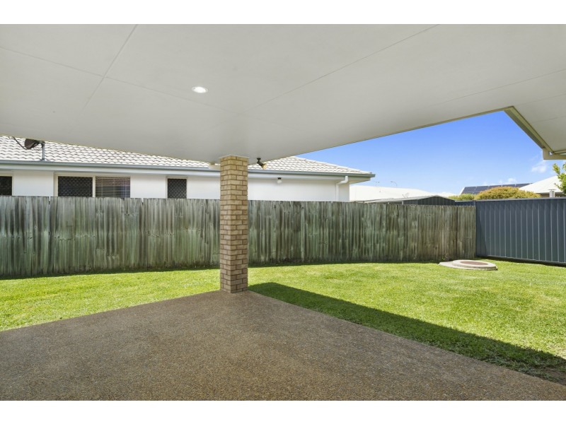 9 Biggera Court, Sandstone Point QLD 4511