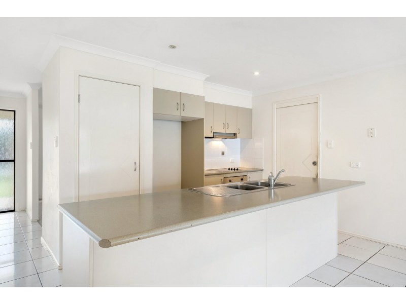 5 Bondi Court, Sandstone Point QLD 4511