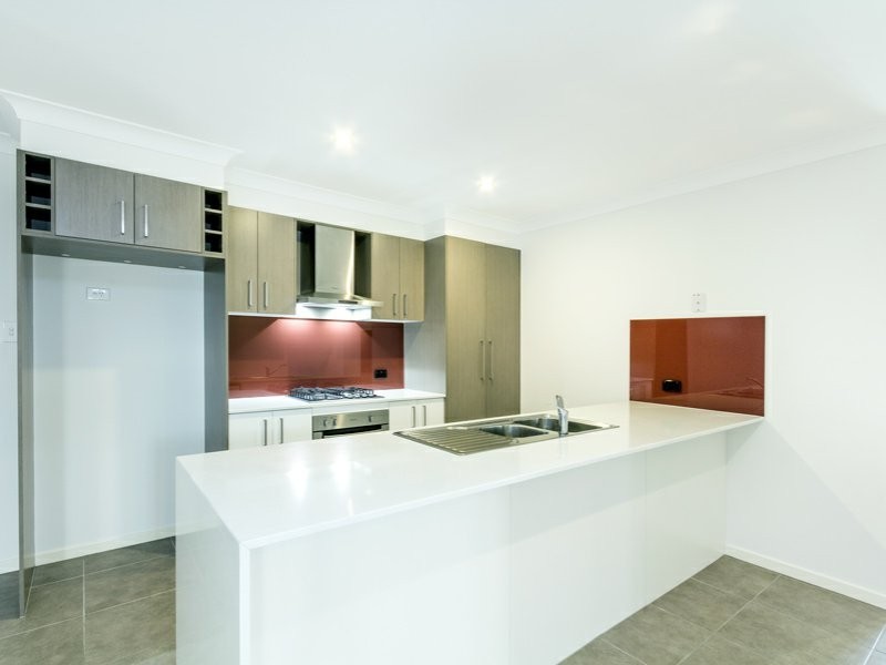 6 Crest Street, Narangba QLD 4504