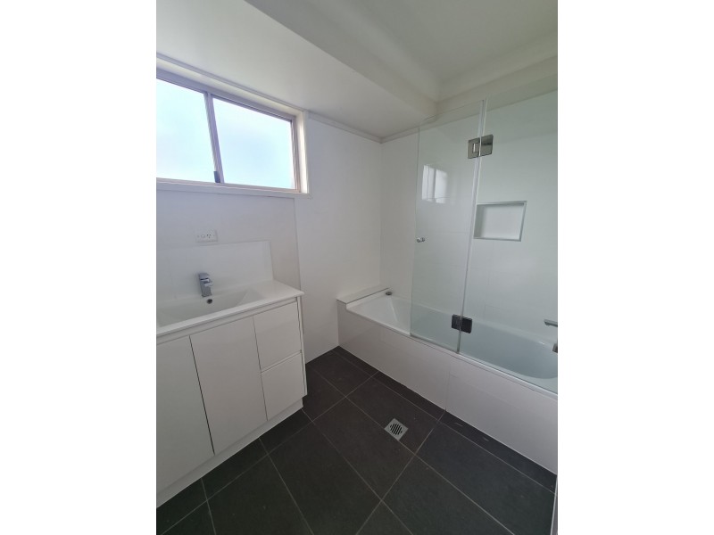 8 Lyndal Court, Morayfield QLD 4506