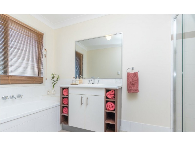 5 Riverbend Crescent, Morayfield QLD 4506