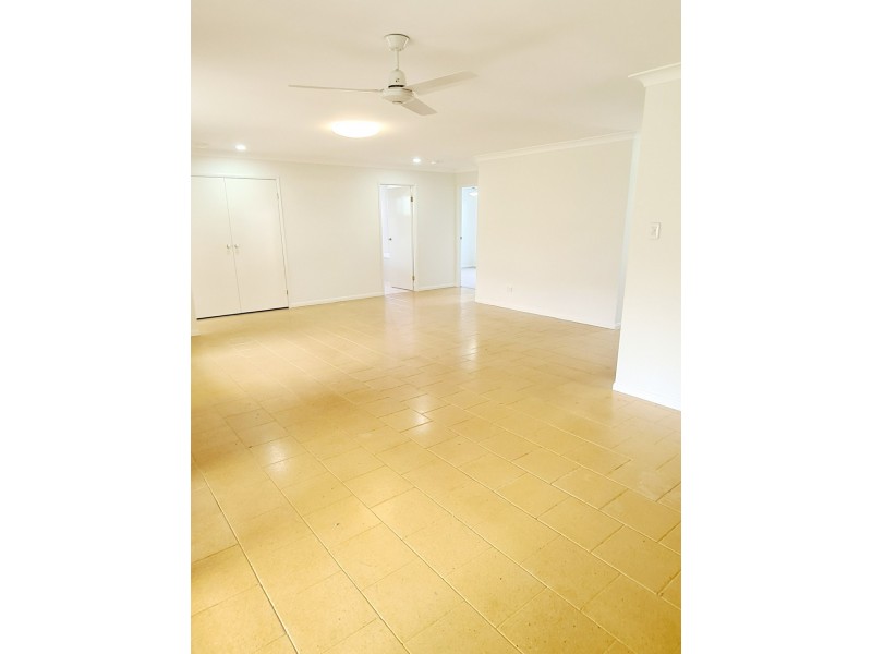 1/12 Cotswold Street, Morayfield QLD 4506