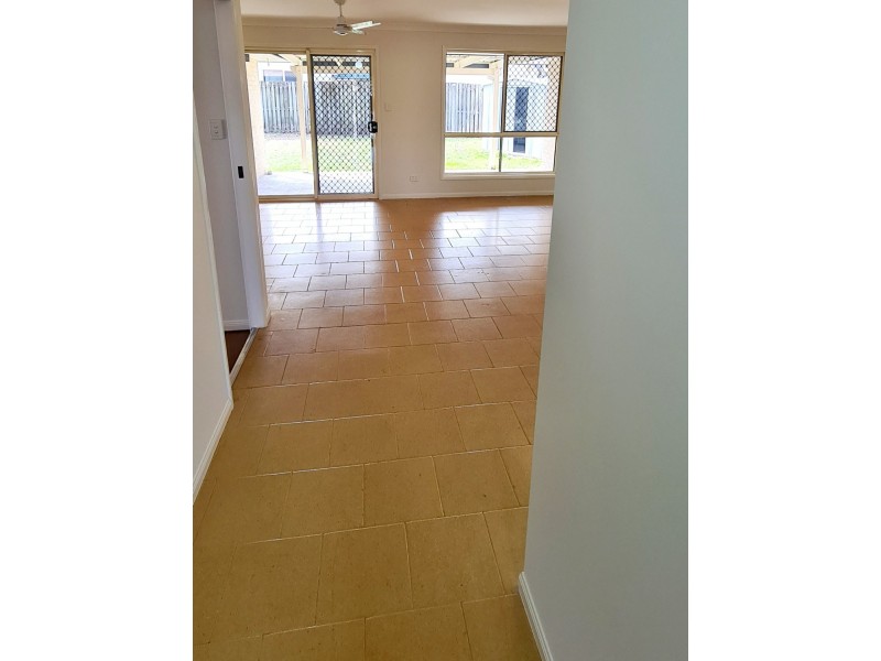 1/12 Cotswold Street, Morayfield QLD 4506