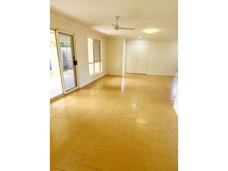 1/12 Cotswold Street, Morayfield QLD 4506