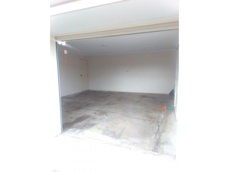 8 Dundas Close, Caboolture QLD 4510