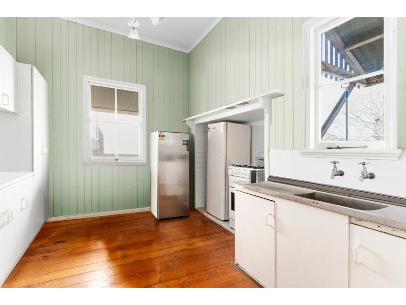 10 Kenwyn Road, Red Hill QLD 4059