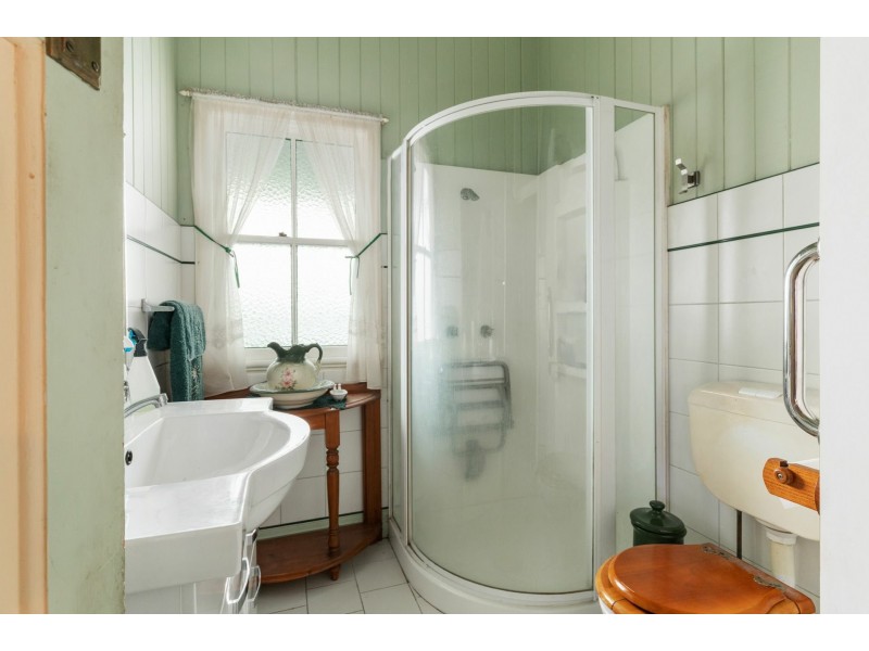 10 Kenwyn Road, Red Hill QLD 4059