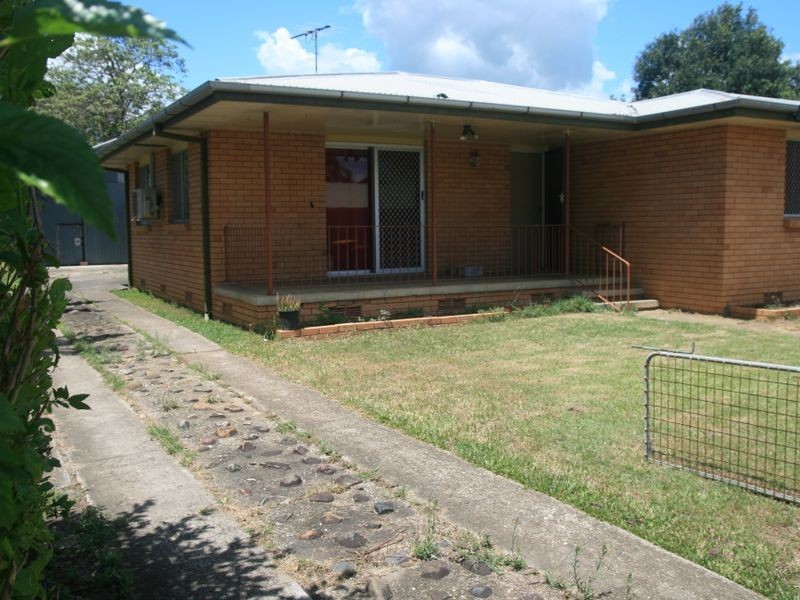8 Station Street, Caboolture QLD 4510