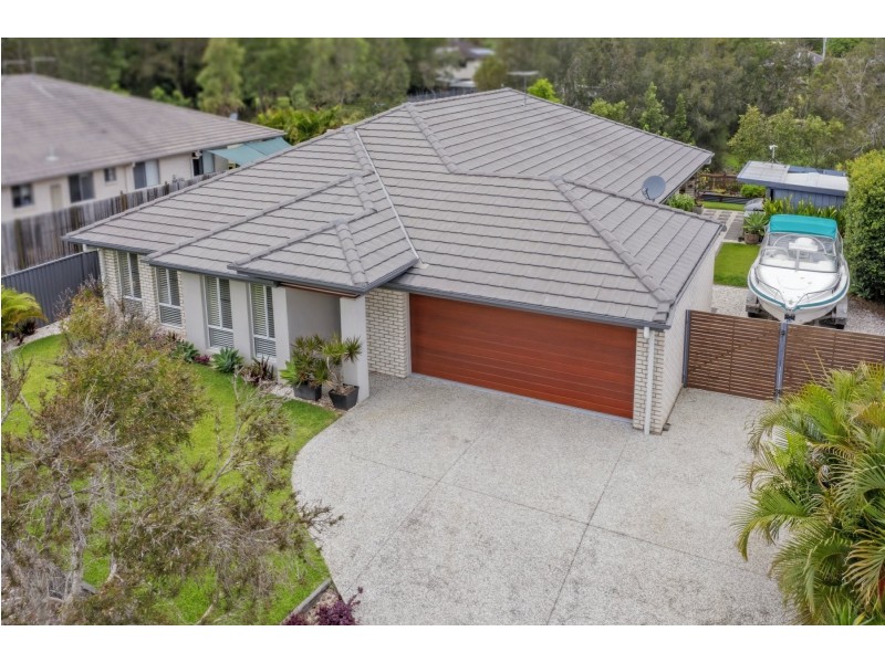 21 Adam Street, Beachmere QLD 4510