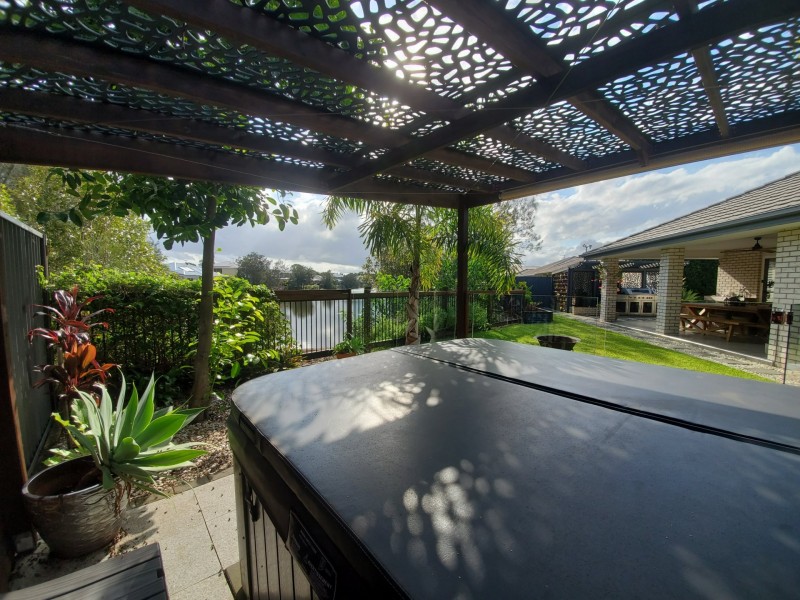 21 Adam Street, Beachmere QLD 4510