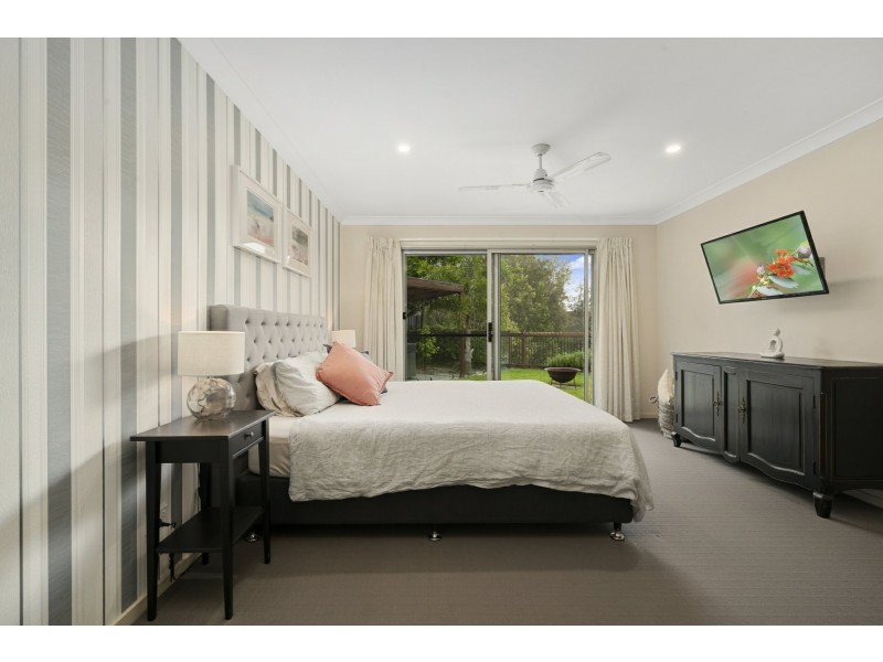 21 Adam Street, Beachmere QLD 4510