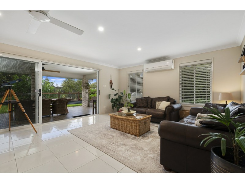 21 Adam Street, Beachmere QLD 4510