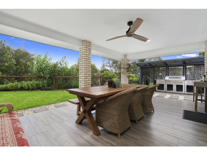 21 Adam Street, Beachmere QLD 4510