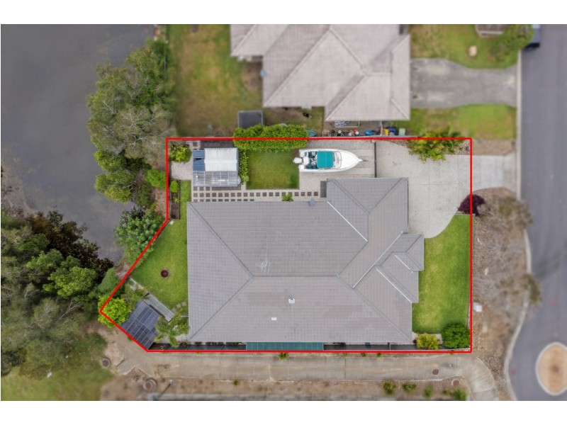 21 Adam Street, Beachmere QLD 4510