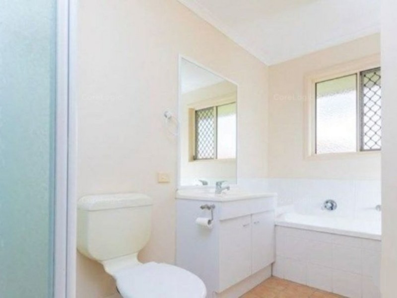 8 Dundas Close, Caboolture QLD 4510