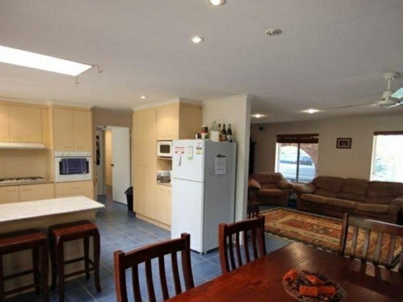 62 Ann Street, Kallangur QLD 4503