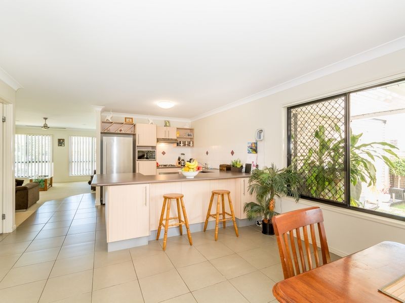 14 Corrimal Place, Sandstone Point QLD 4511