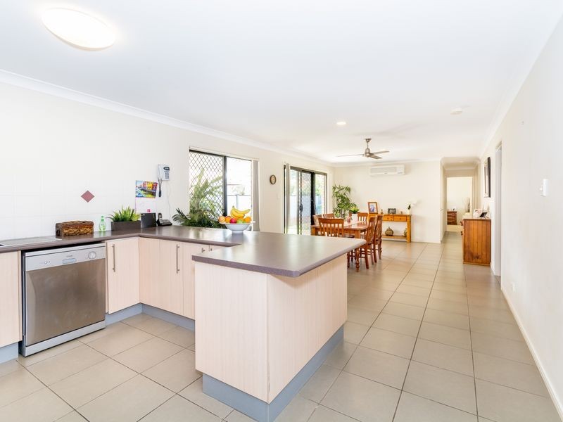 14 Corrimal Place, Sandstone Point QLD 4511