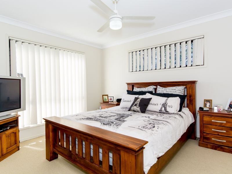 14 Corrimal Place, Sandstone Point QLD 4511