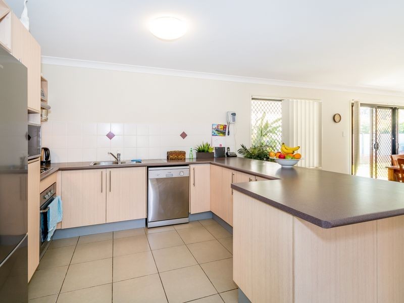 14 Corrimal Place, Sandstone Point QLD 4511