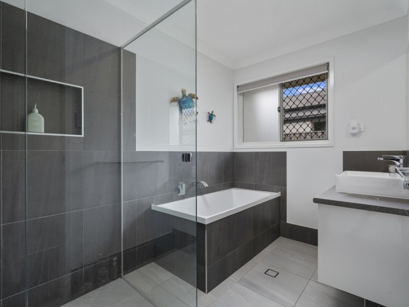 24 Woodvamp Street, Caboolture QLD 4510