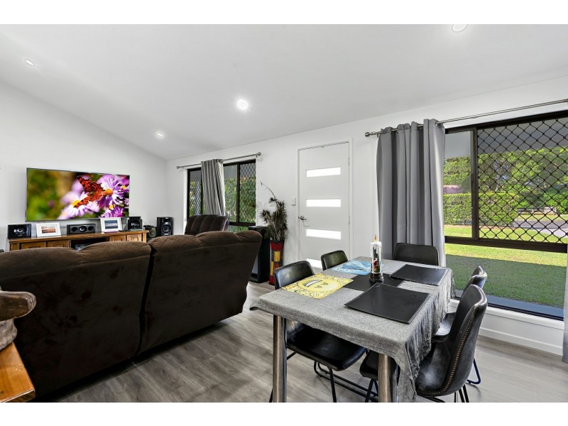 17 Cotswold Street, Morayfield QLD 4506