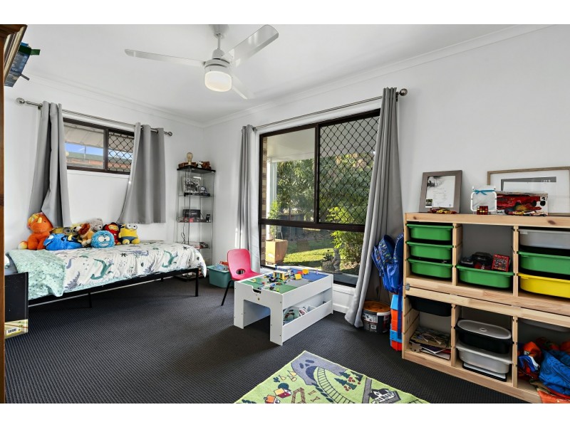 17 Cotswold Street, Morayfield QLD 4506