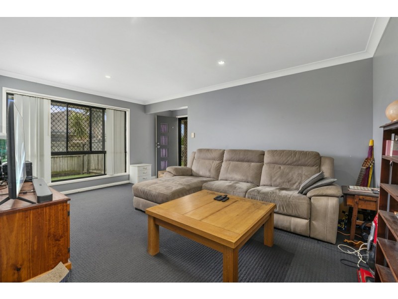 24 Grassdale Crescent, Morayfield QLD 4506