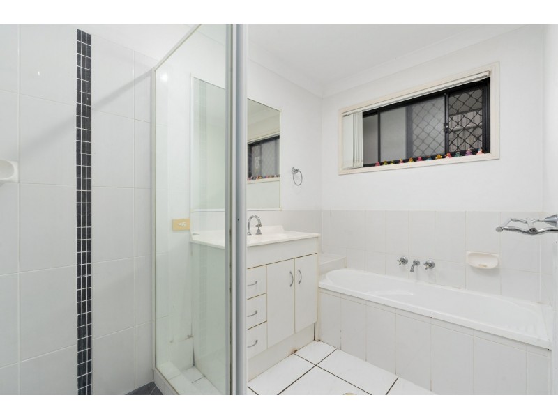 24 Grassdale Crescent, Morayfield QLD 4506