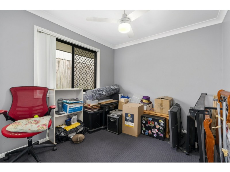 24 Grassdale Crescent, Morayfield QLD 4506