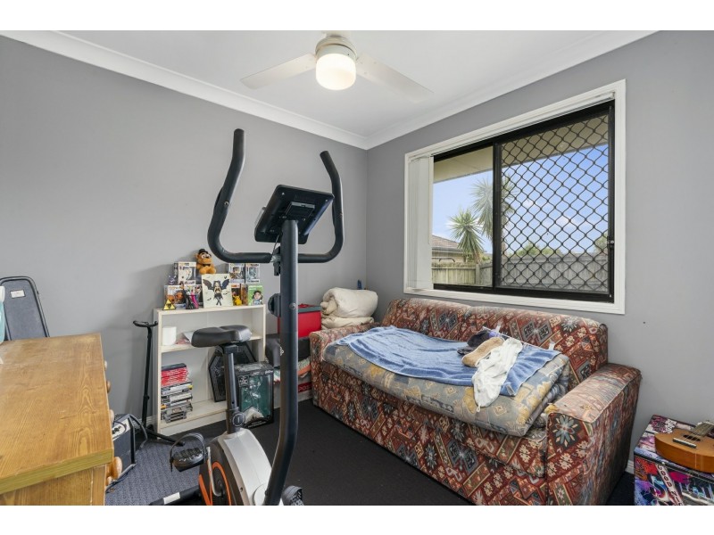 24 Grassdale Crescent, Morayfield QLD 4506