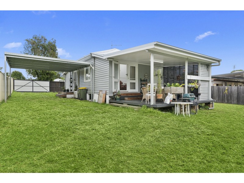 35 Leslie Street, Woodford QLD 4514