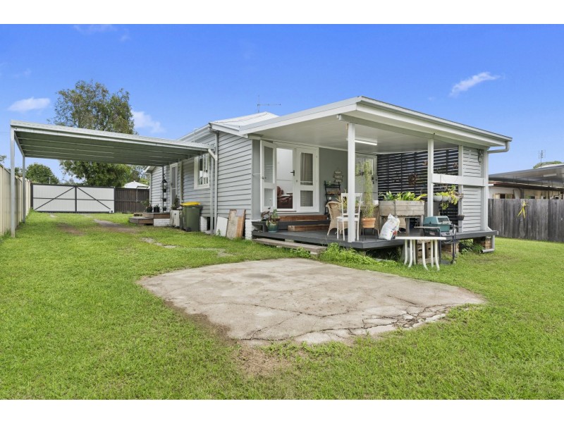 35 Leslie Street, Woodford QLD 4514