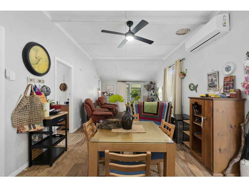 35 Leslie Street, Woodford QLD 4514