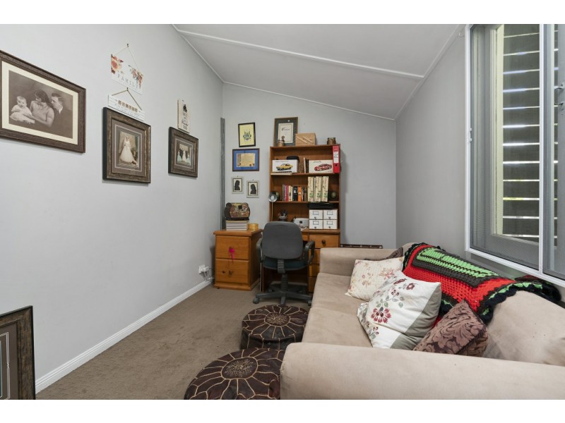 35 Leslie Street, Woodford QLD 4514