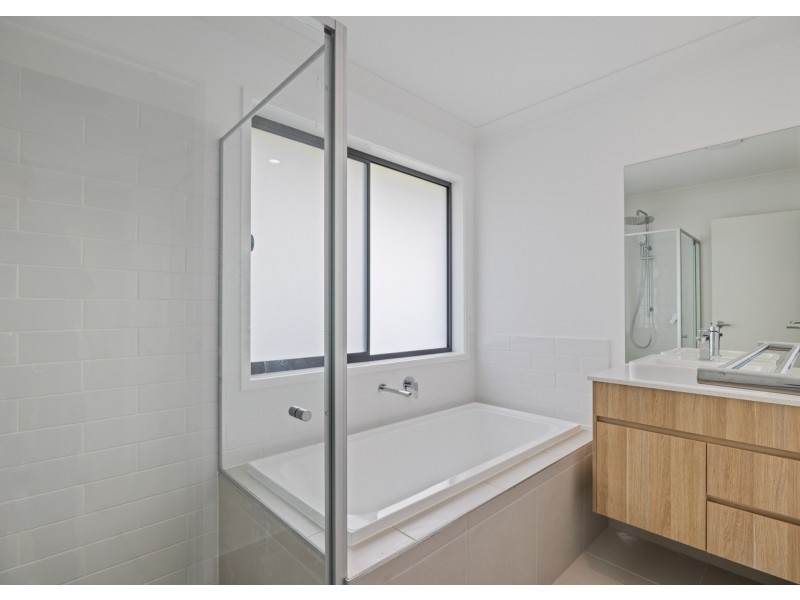 17 Amaroo Street, Morayfield QLD 4506