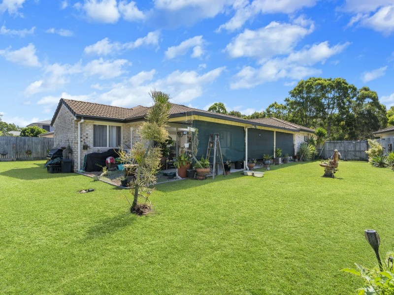 297 Bestmann Road, Sandstone Point QLD 4511