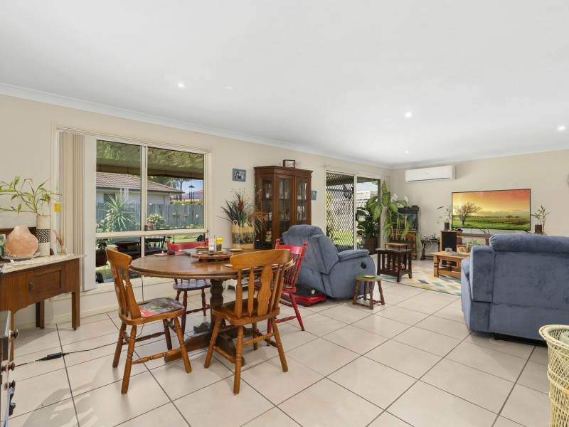 297 Bestmann Road, Sandstone Point QLD 4511