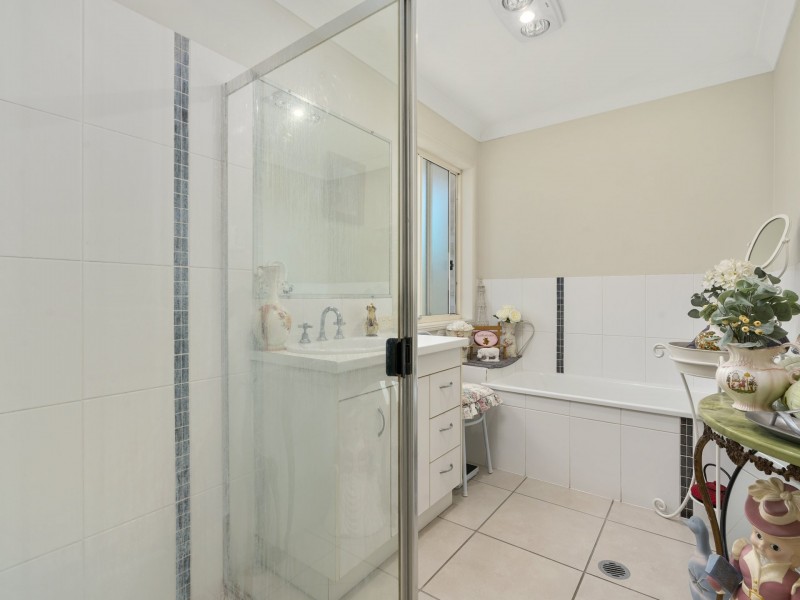 297 Bestmann Road, Sandstone Point QLD 4511