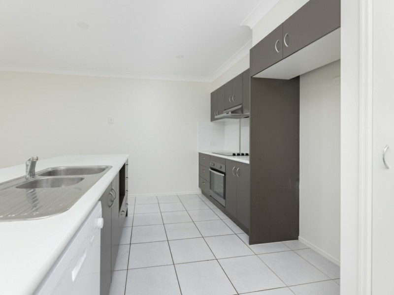 18 Treefrog street, Ningi QLD 4511