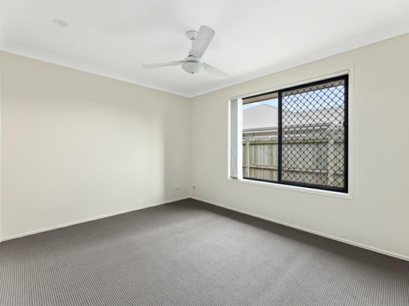 18 Treefrog street, Ningi QLD 4511