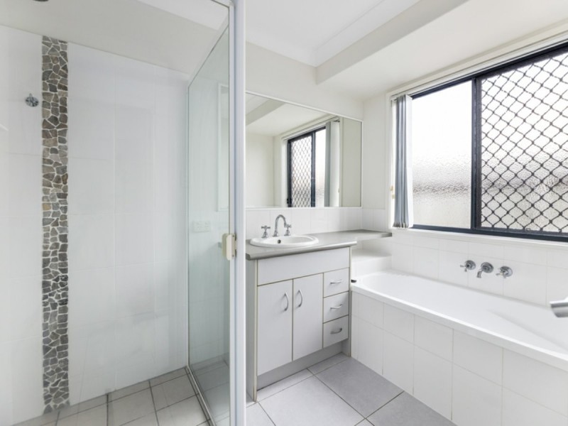 18 Treefrog street, Ningi QLD 4511