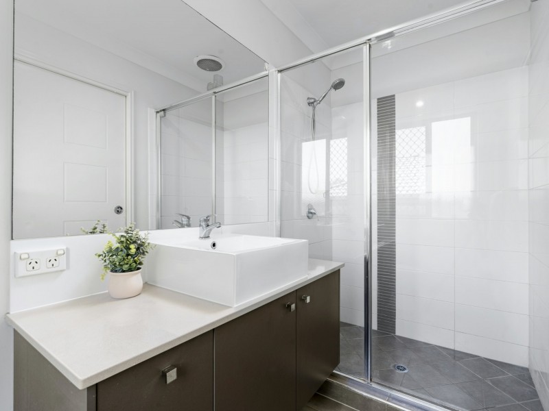 2 Mia Court, Morayfield QLD 4506