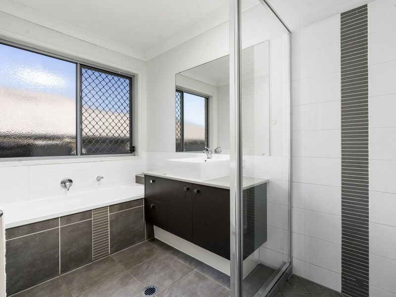 2 Mia Court, Morayfield QLD 4506