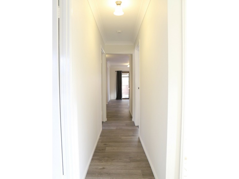 4 Cook Avenue, Caboolture South QLD 4510