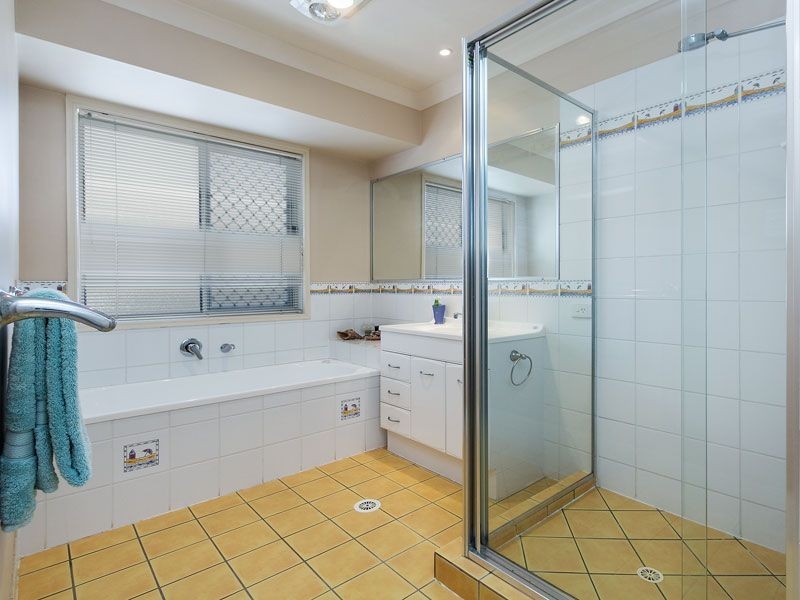 6 Lightwood Place, Narangba QLD 4504