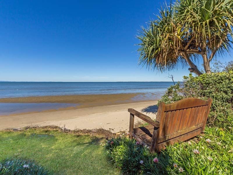 33 Coronation Avenue, Beachmere QLD 4510