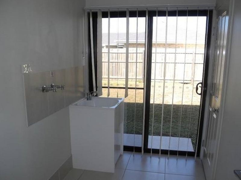 17 Gecko Place, Ningi QLD 4511