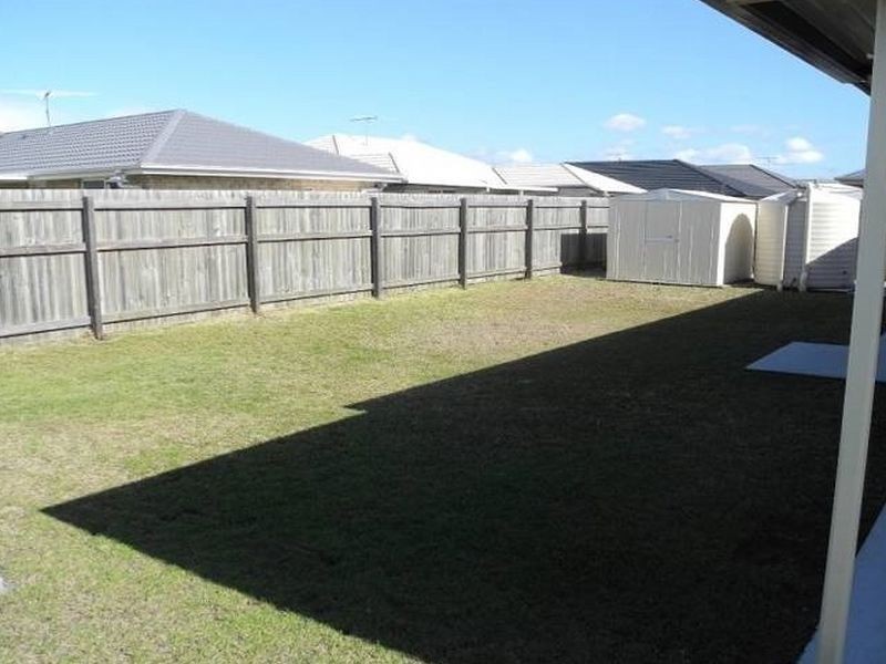 17 Gecko Place, Ningi QLD 4511