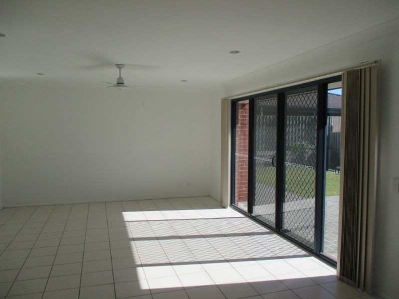 5 Almond Way, Bellmere QLD 4510